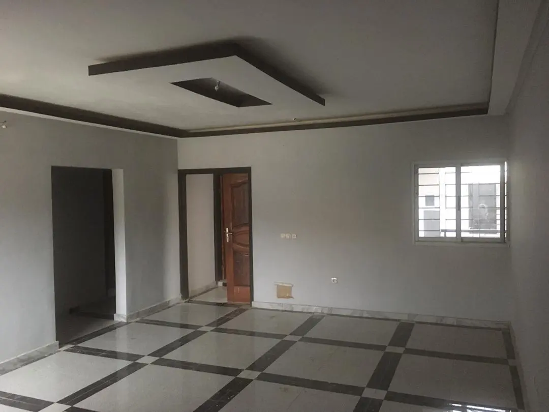 Appartement 3 pièces neuf location Cocody Abatta BCEAO Abidjan