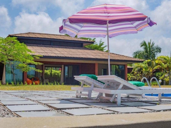 Villa meublé avec piscine en location à Assinie