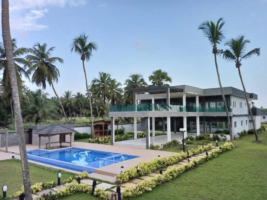 Villa luxe 12 pièces bord de mer vente Assinie piscine vue lagune